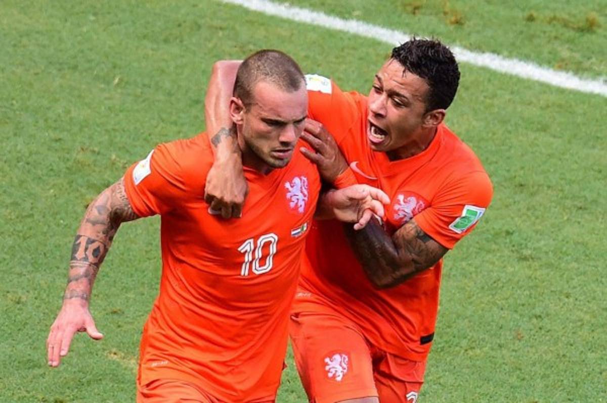 Holanda pasa a cuartos de final del Mundial tras ganar a México 2-1