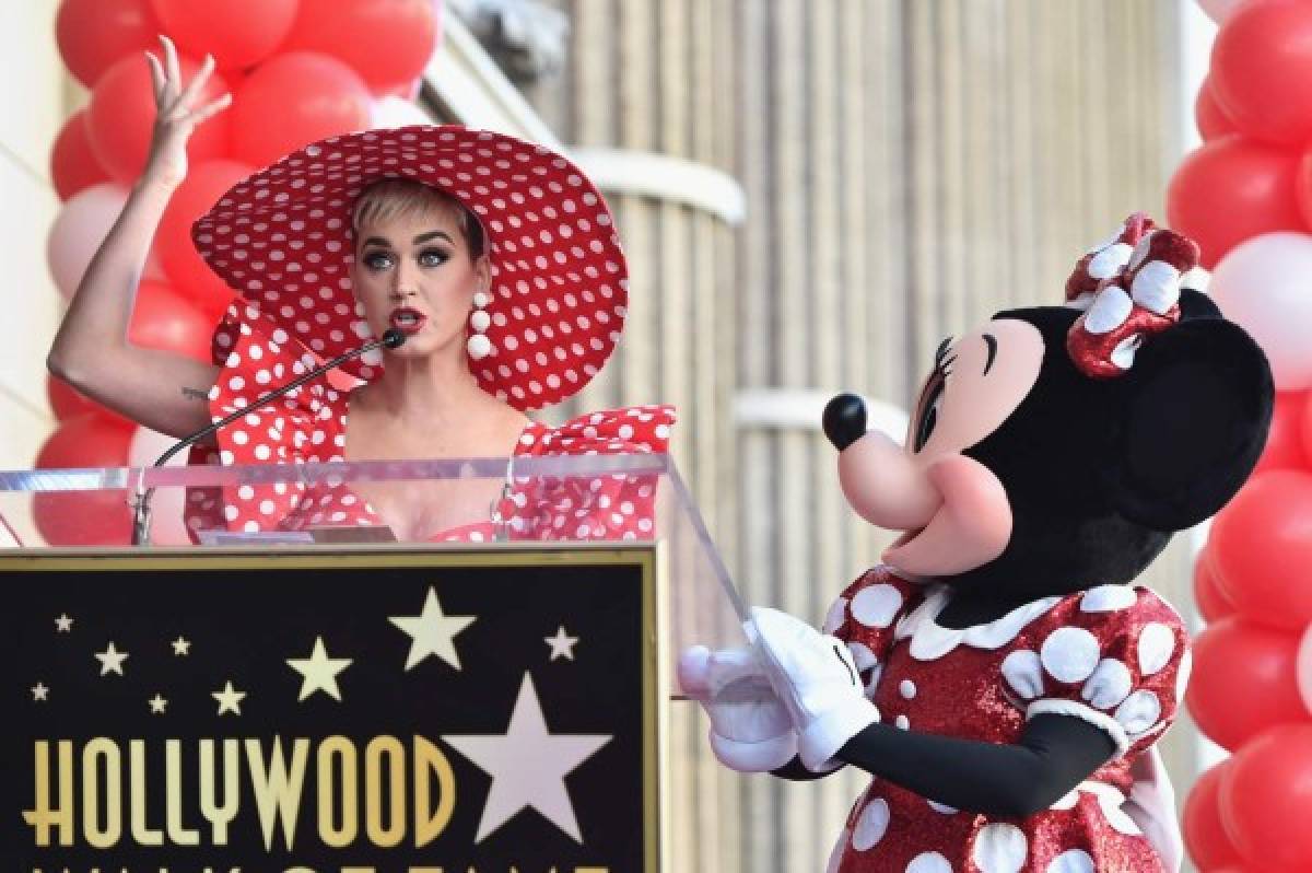 Minnie recibe estrella de la fama en Hollywood, 40 años después que Mickey Mouse