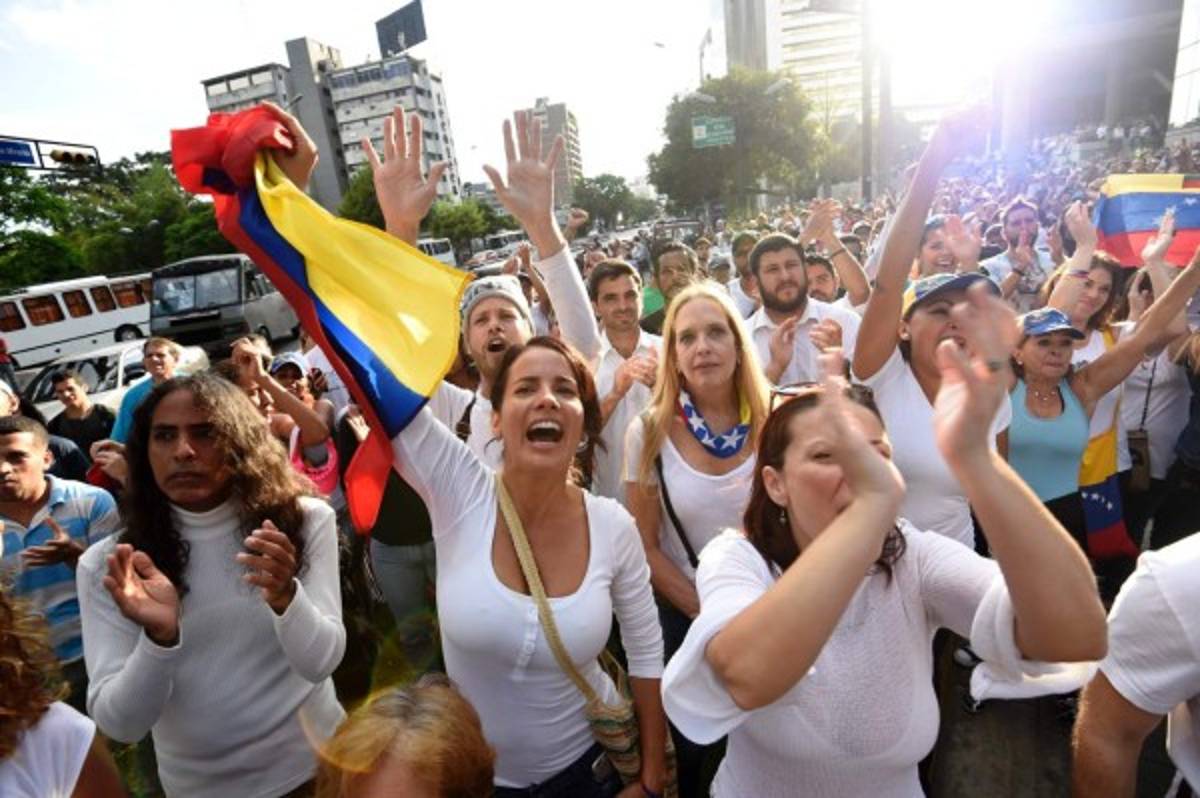 Oposición y chavismo marcharán en Venezuela entre temores de violencia