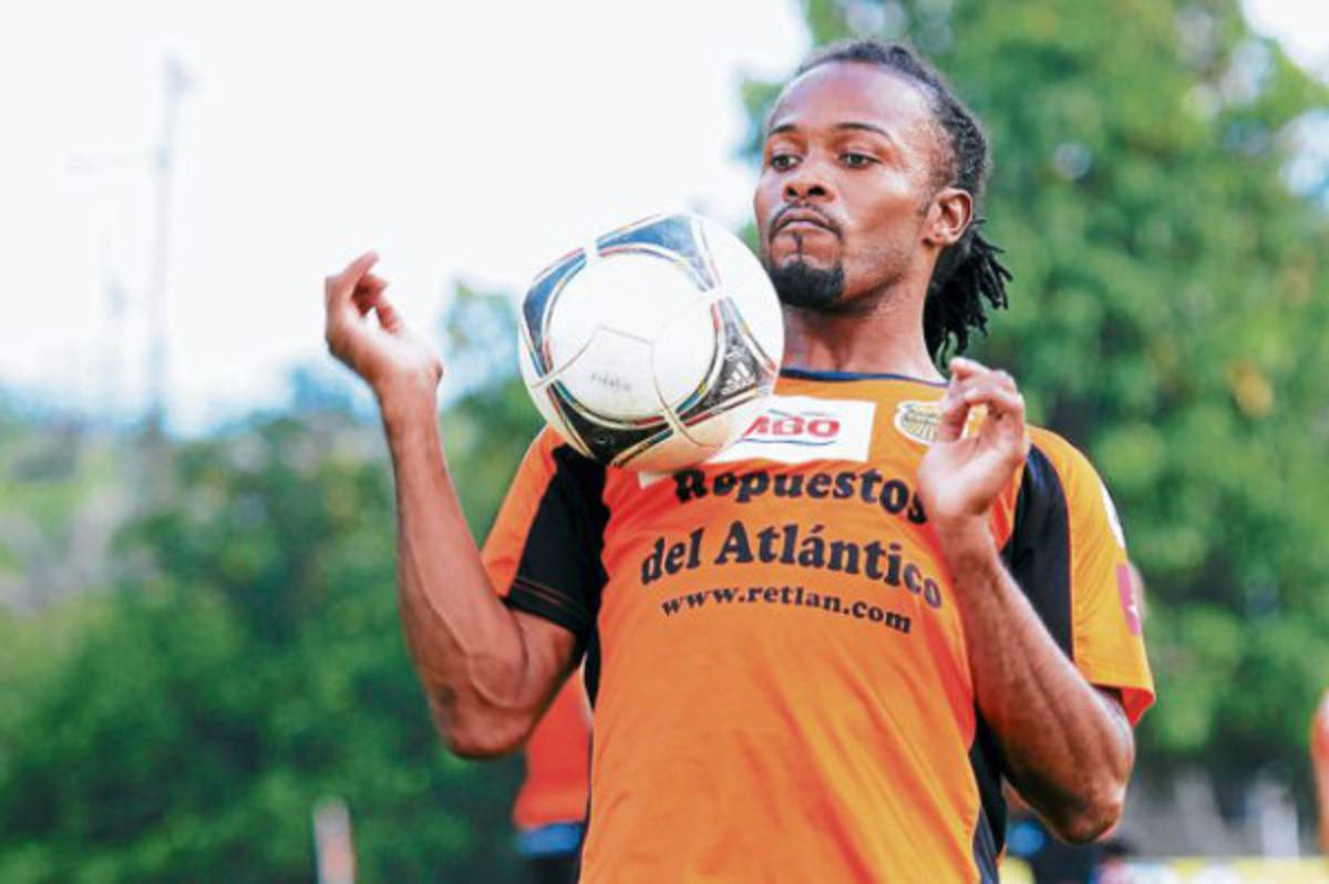 Víctor Mena a Chelato: 'Si le caigo mal que me diga”