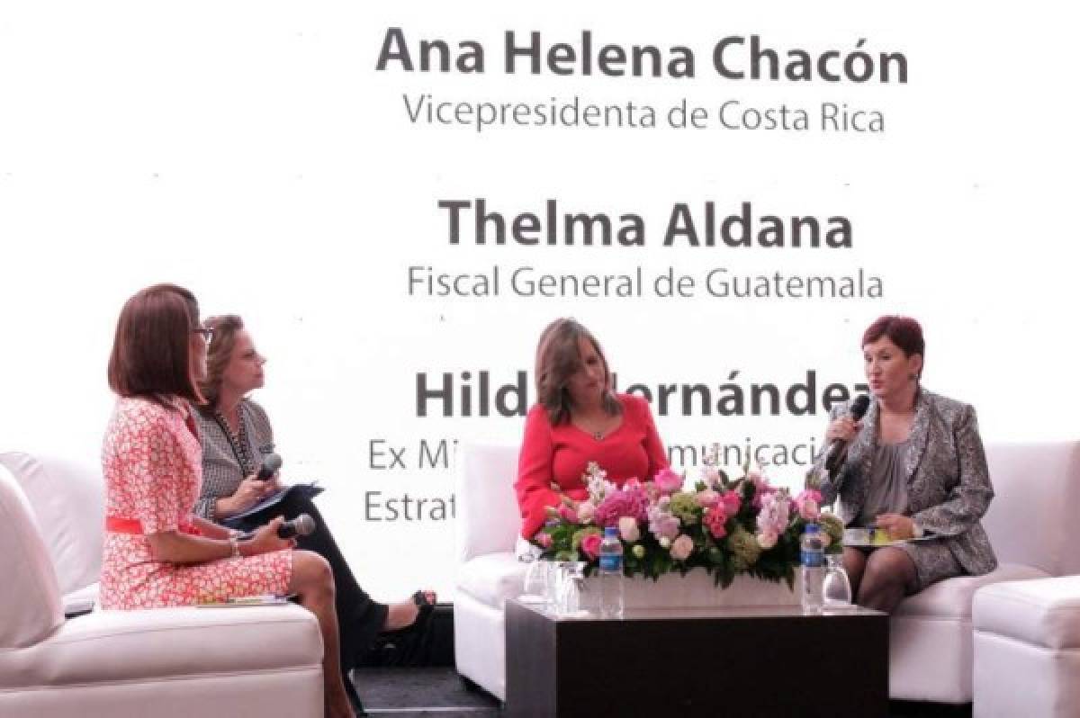 La fiscal del Ministerio Público de Guatemala, Thelma Aldana, fue una de las figuras centrales del panel “Mujeres Desafiantes desde el Poder”, dentro del Foro Mujeres Desafiantes de Centroamérica.