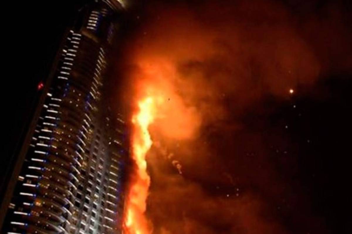 Dubái: enorme incendio en un hotel antes de celebraciones de Nochevieja