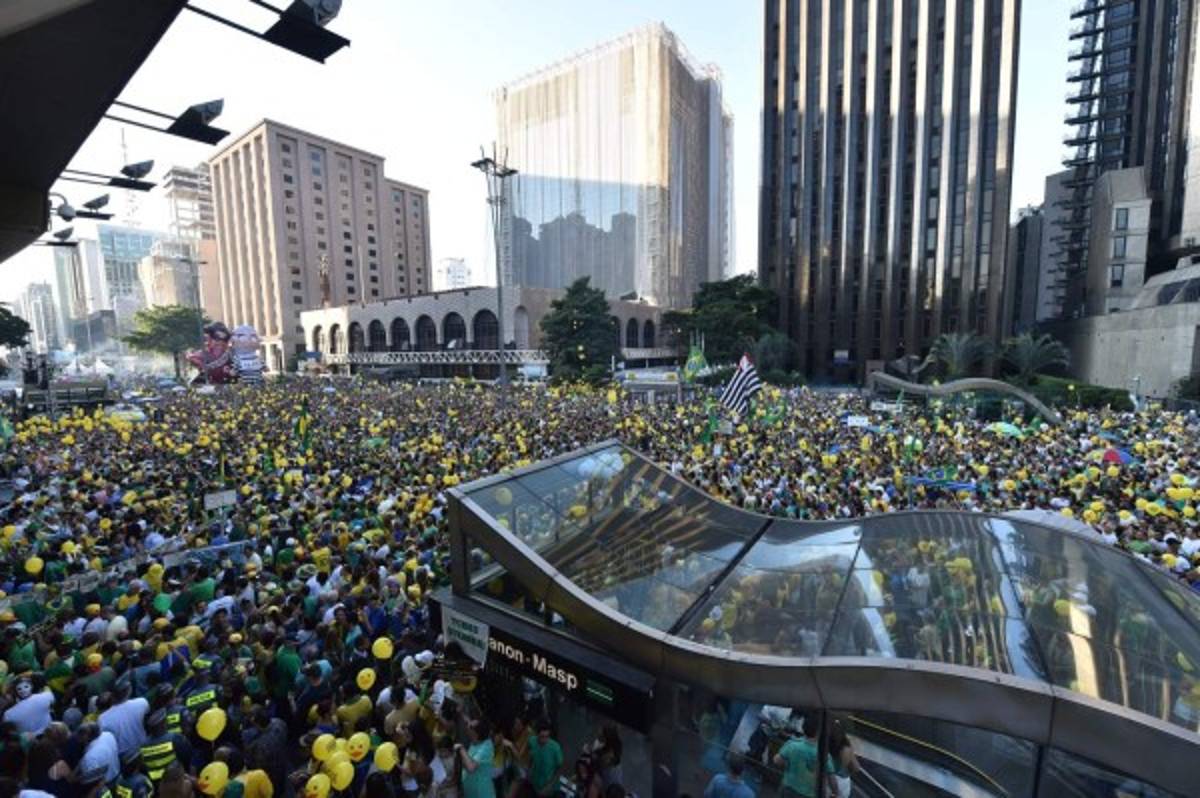 Diputados de Brasil abren la vía del juicio político a Dilma Rousseff
