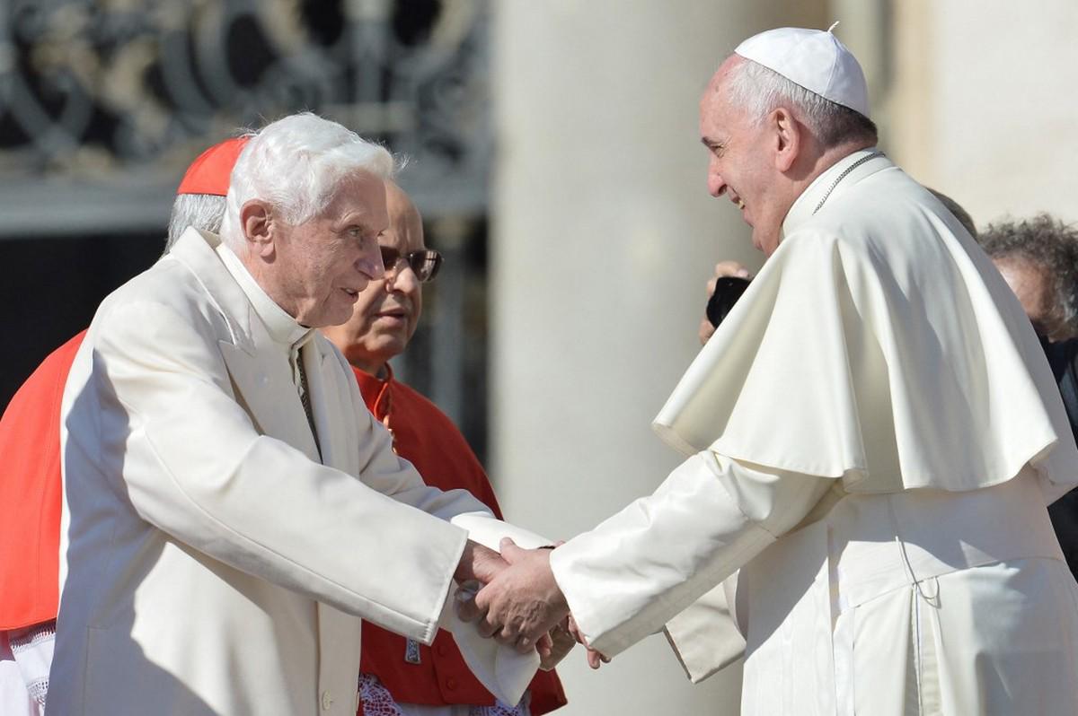 Francisco presidirá el 5 de enero el funeral de Benedicto XVI