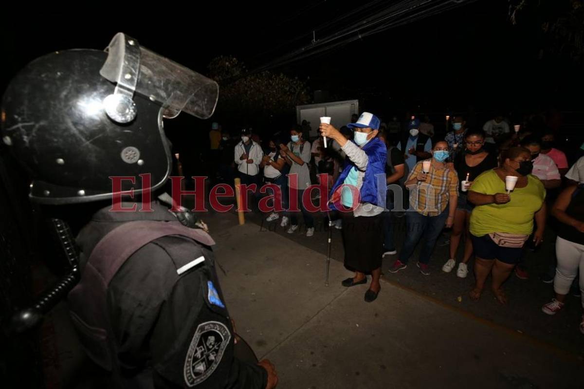 Los agentes del orden se encuentran en el lugar.