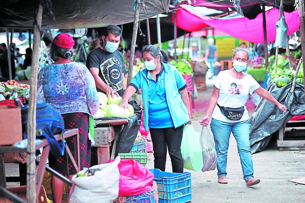 Los mercados, una economía en apuros que afecta a los capitalinos