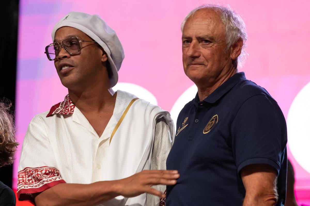 Ronaldinho regresa del retiro a sus 46 años, ya fue presentado y el salario que tendrá