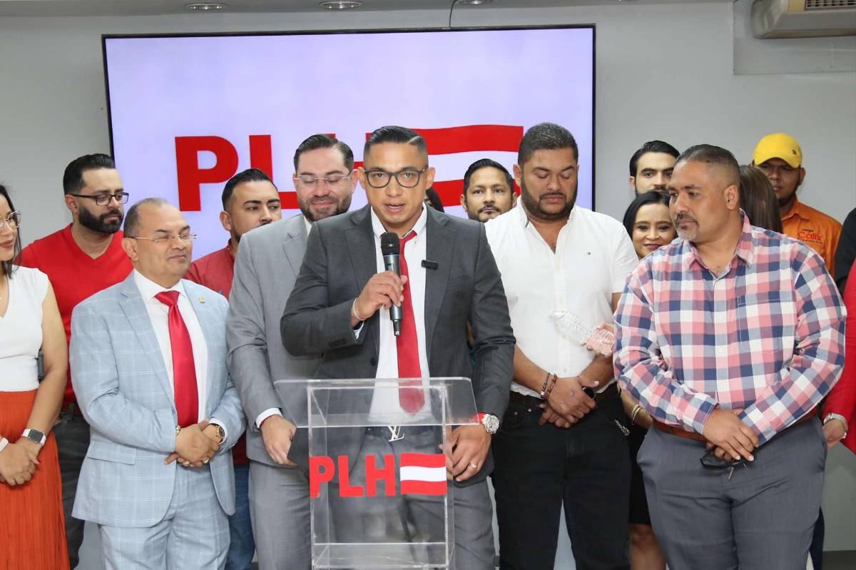 Así fue la presentación de la precandidatura a diputado del exfutbolista de Motagua, Emilio Izaguirre