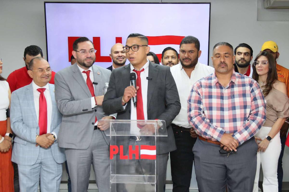 Así fue la presentación de la precandidatura a diputado del exfutbolista de Motagua, Emilio Izaguirre