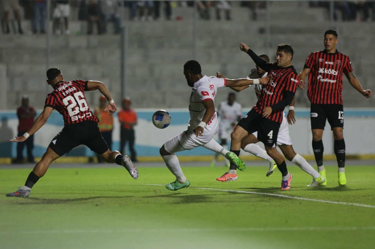 Amargura de Olimpia, villanos del partido y alegría de Alajuelense tras clasificar a final de Copa Centroamericana