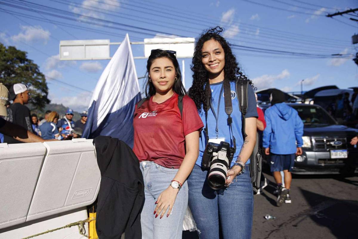 Nueva novia de jugador de Motagua entre las bellas chicas en semifinal ante Real España