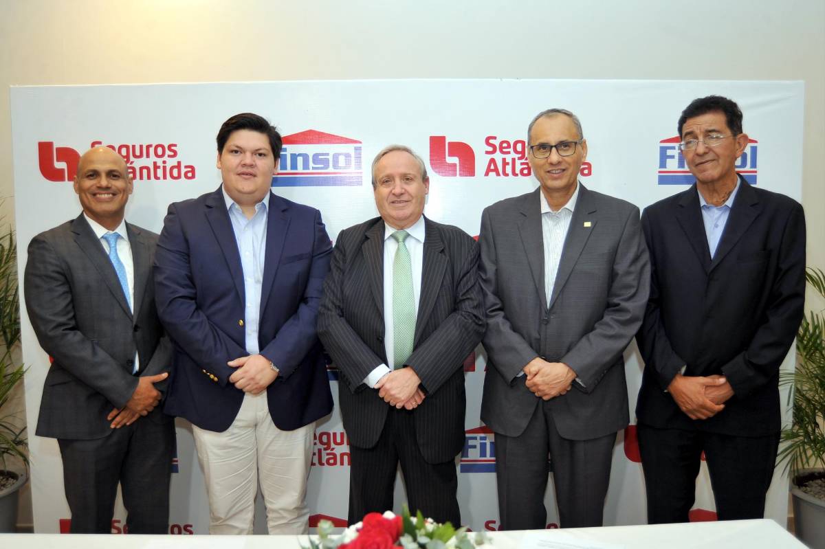 Exitosa firma de acuerdo entre Finsol y Seguros Atlántida