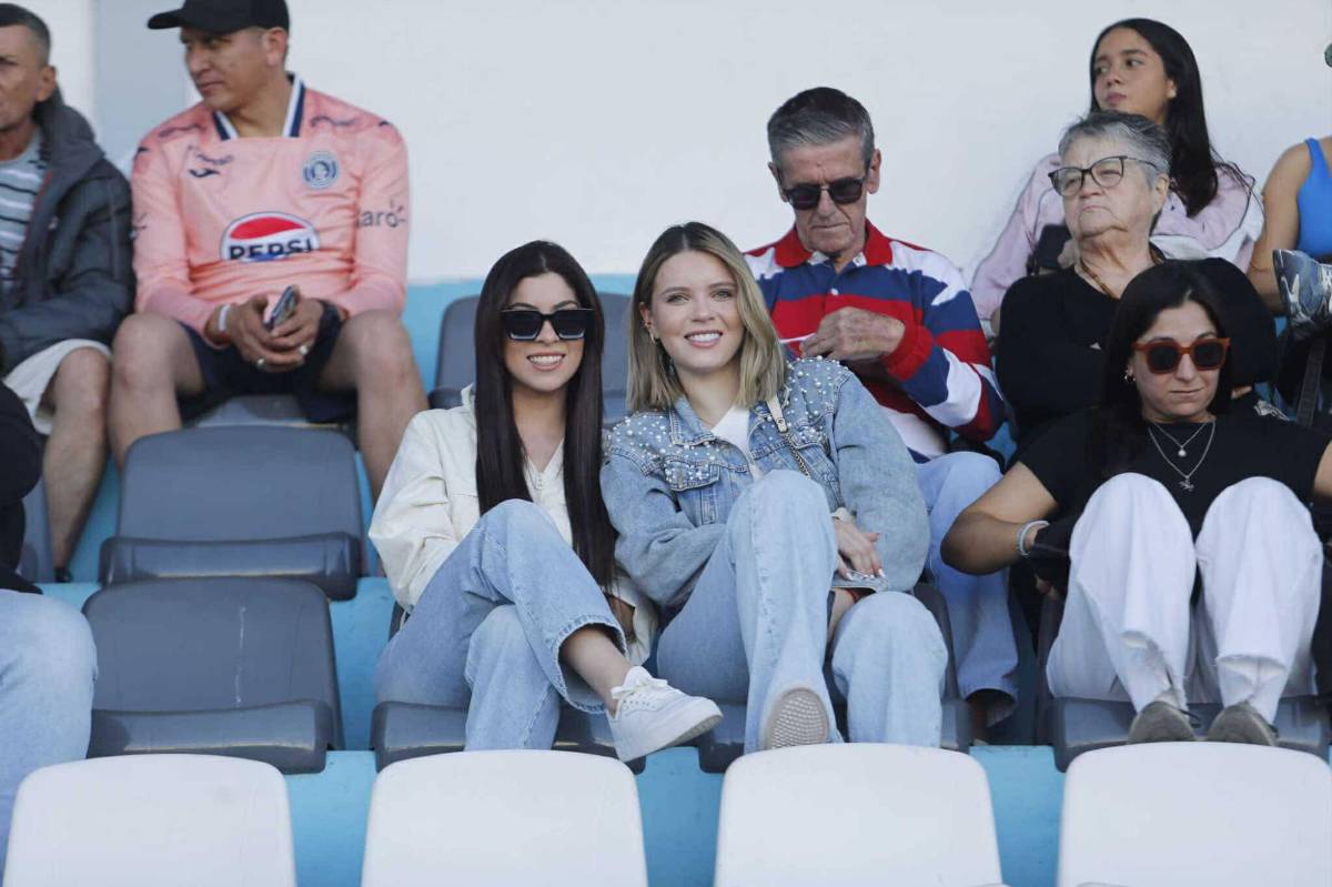 Nueva novia de jugador de Motagua entre las bellas chicas en semifinal ante Real España