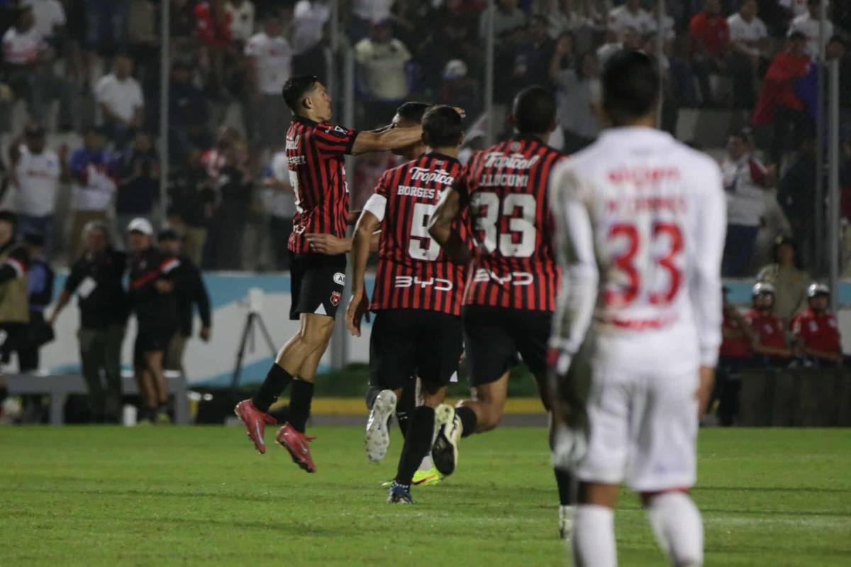Amargura de Olimpia, villanos del partido y alegría de Alajuelense tras clasificar a final de Copa Centroamericana