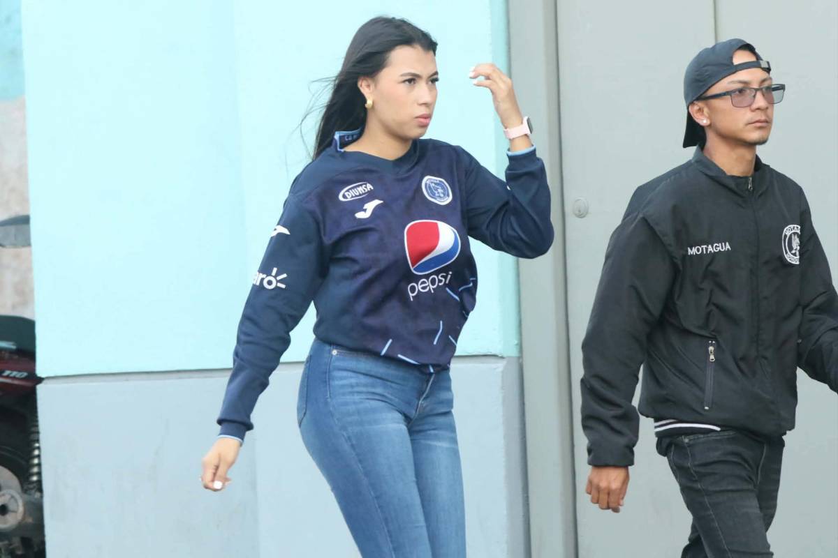 Las bellas chicas que fueron captadas en el Nacional en final de Supercopa de Honduras