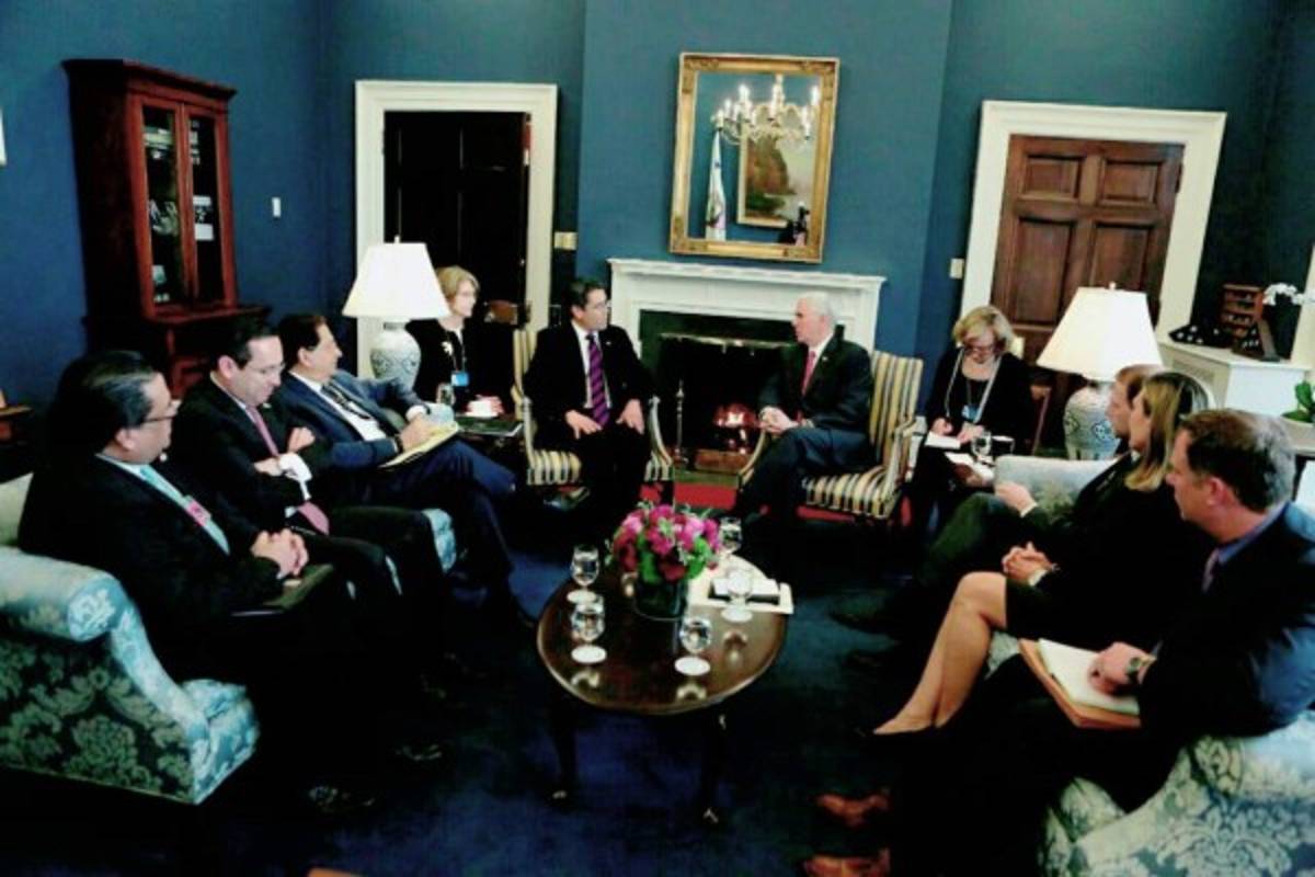 Pence se compromete a mantener 'relaciones estrechas' con Honduras