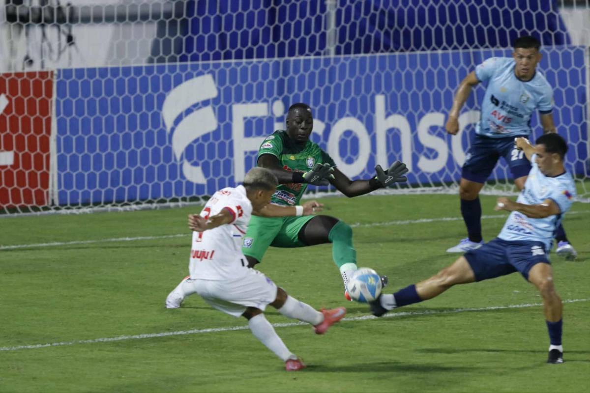 Show de la Ultra, lindas chicas, figura se lesiona y alegría por remontada de Olimpia en el Morazán