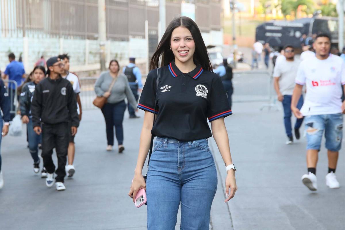 Las bellas chicas que fueron captadas en el Nacional en final de Supercopa de Honduras