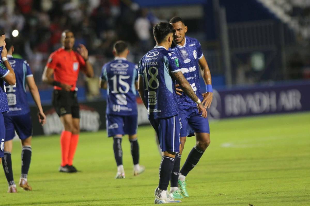 Tristeza de Olimpia, jugador de Cartaginés se burla de la Ultra, leyenda presente y villano en Concacaf