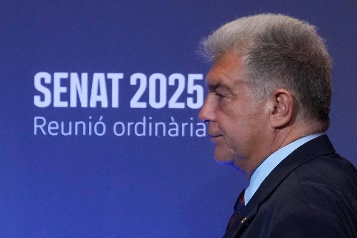 Joan Laporta se disculpa con ex del FC Barcelona que él mismo sacó por la puerta de atrás Joan Laporta se disculpa con ex del FC Barcelona que él mismo sacó por la puerta de atrás