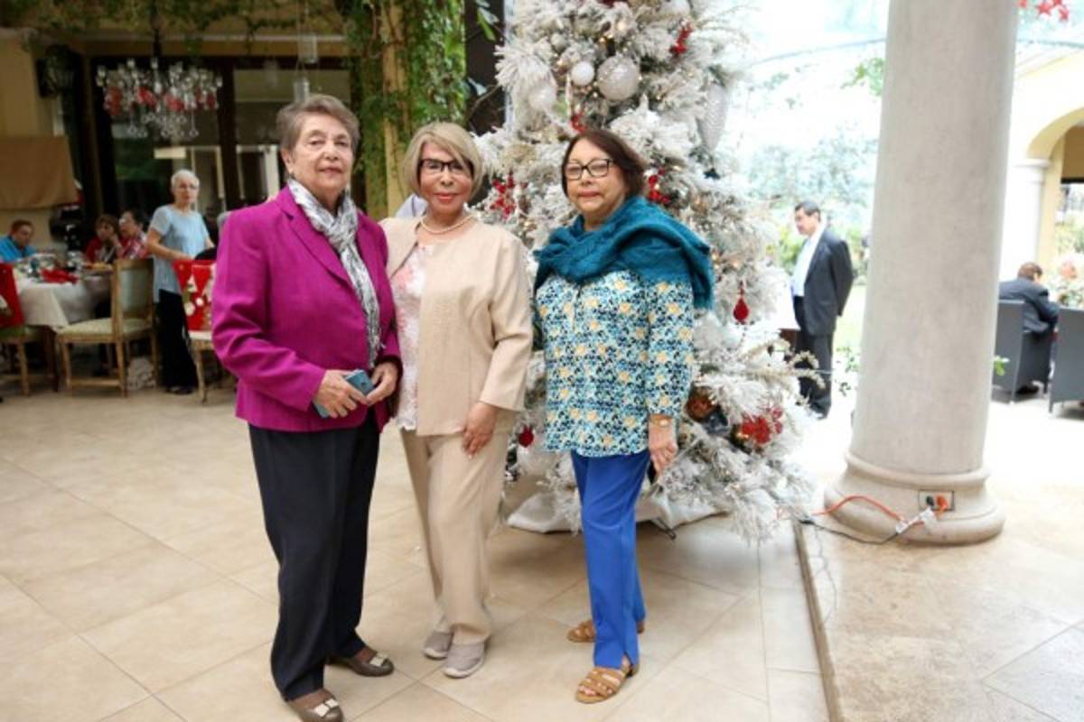 Damas solidarias comparten almuerzo en ayuda al Hospital San Felipe