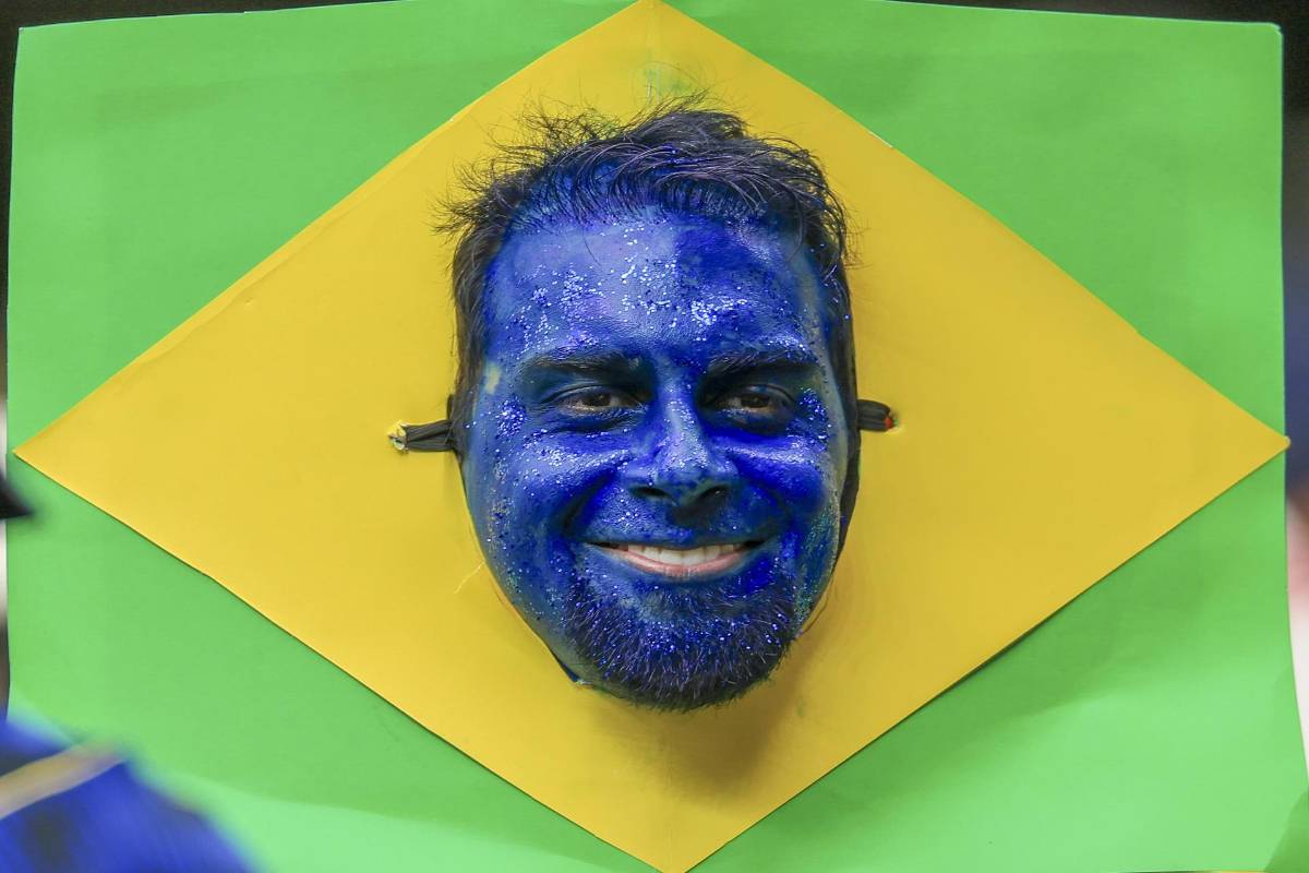 Las bellas garotas en partido de Brasil, Ronadinho sorprende y Shin Fujiyama es captado