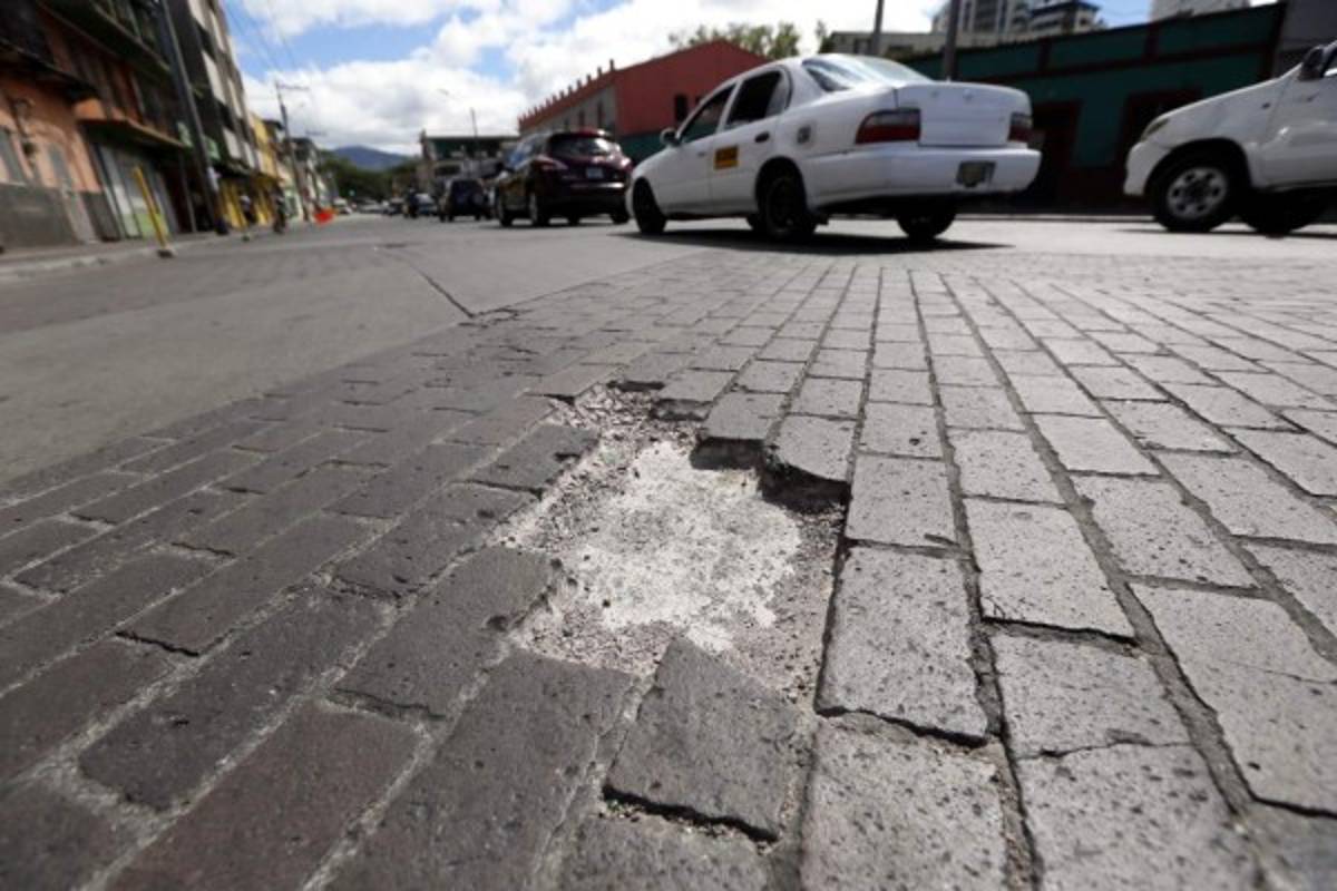 El lunes realizan reparaciones en la avenida Gutenberg