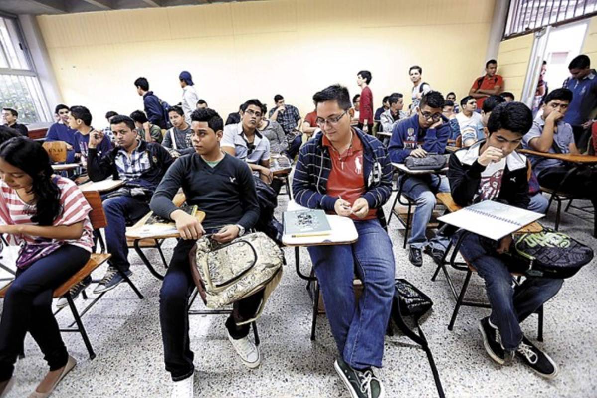 Crean crédito para estudiantes