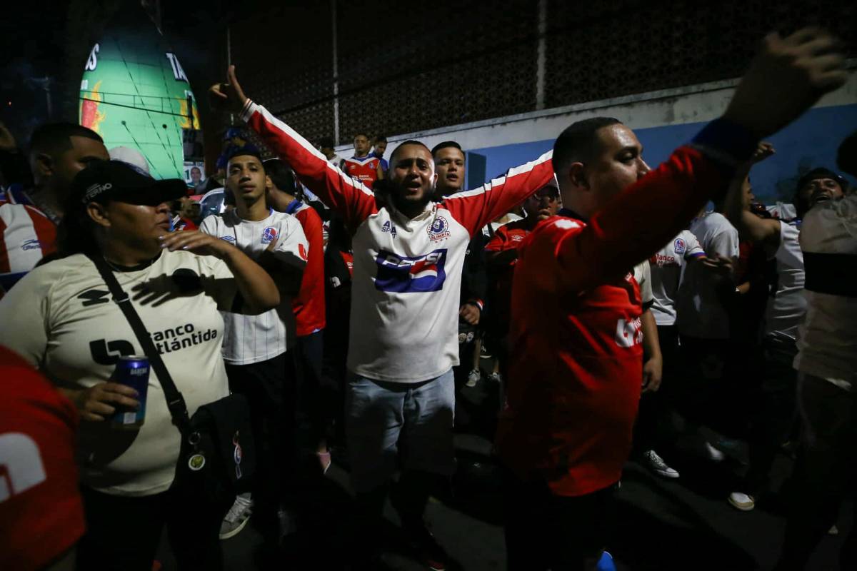 Olimpia vs Alajuelense: Eufórica llegada de la Ultra Fiel al estadio Nacional