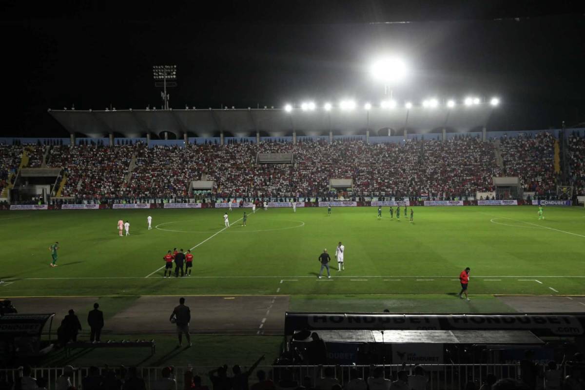 Pelea entre jugadores, insólita interrupción, gol de Puskas y Olimpia celebra título ante Marathón