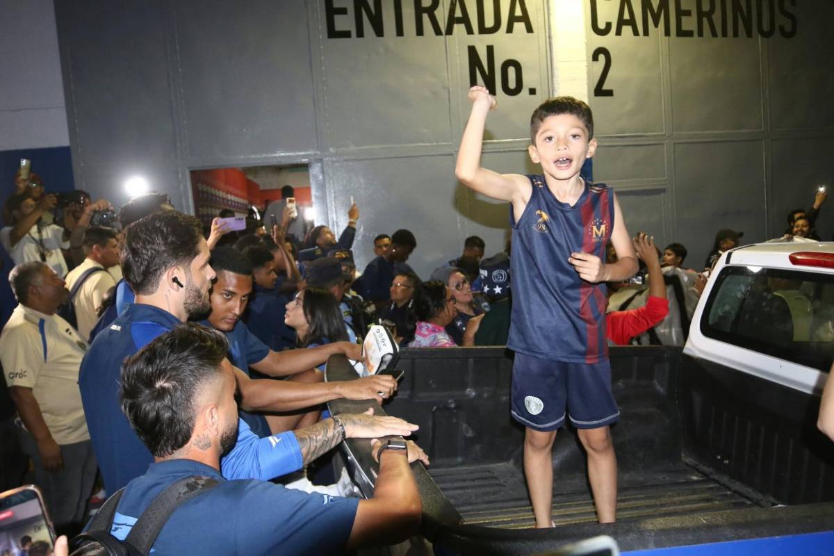 La Revo sorprende a Motagua y el DT Javier López enloquece: Furor de Copa Centroamericana