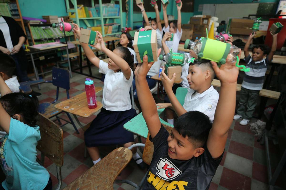 Banco Promerica planta semilla del ahorro y un futuro verde en Escuelas Amigables con el Ambiente