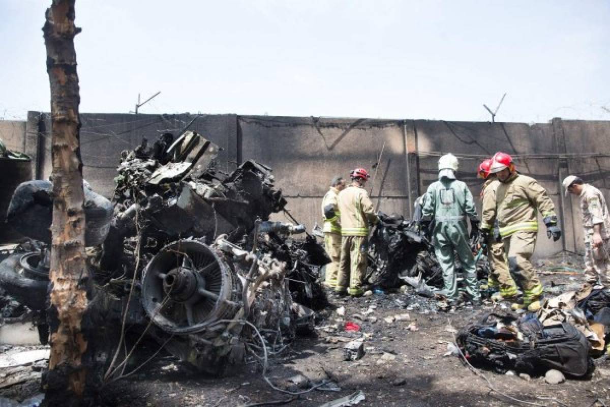 Mueren 39 personas al estrellarse un avión en Teherán