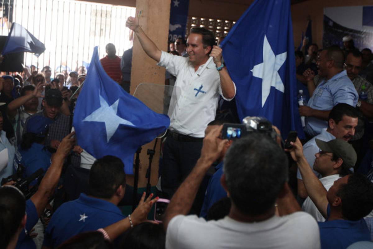 Ricardo se suma a JOH 'por amor a Honduras'