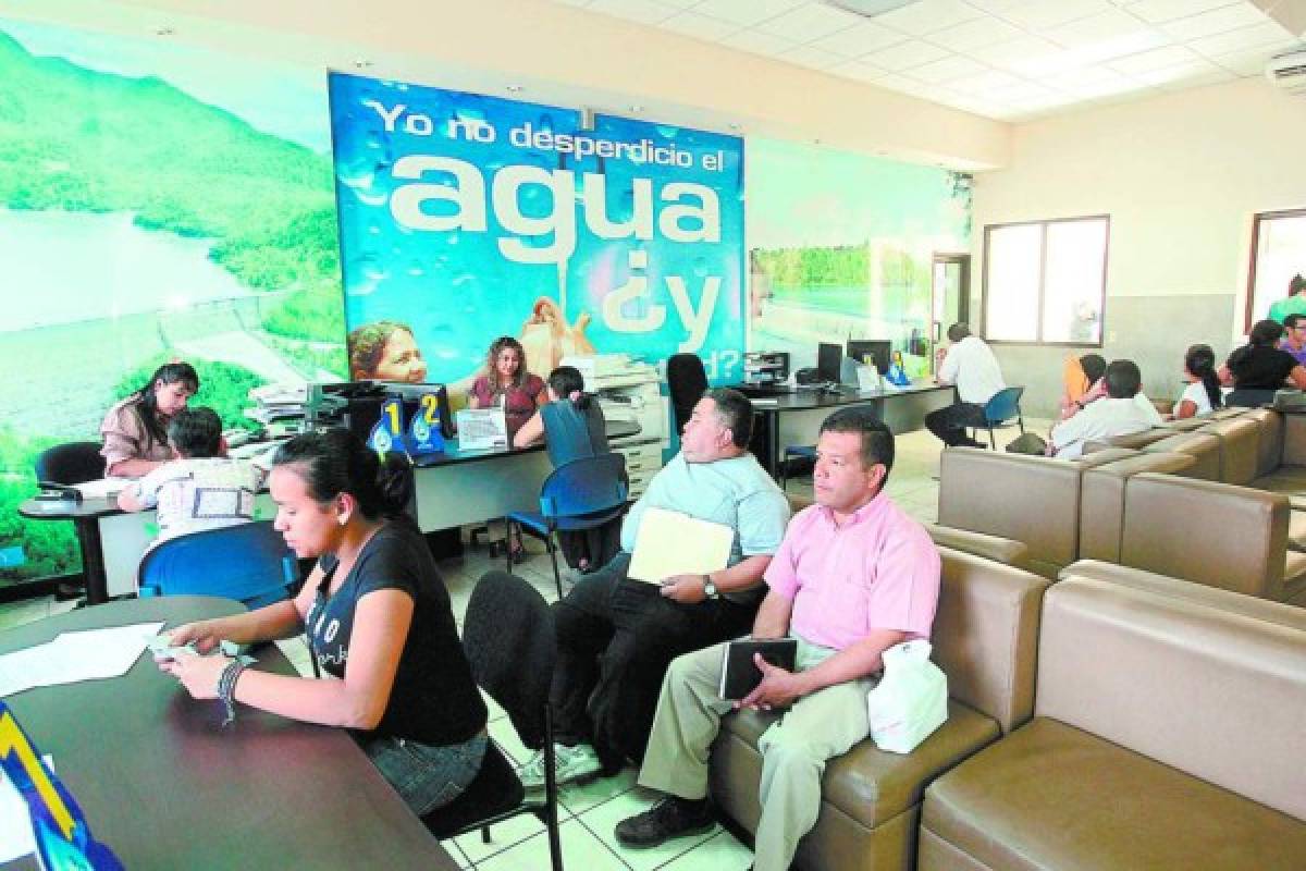 SANAA realiza cortes en varias colonias de la capital hondureña   