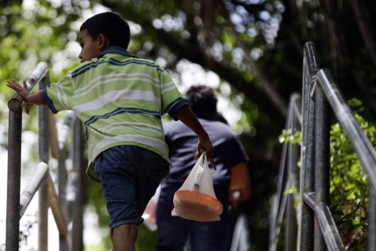 Manos solidarias llevan alimentos a 400 niños de Villa Nueva y Los Pinos
