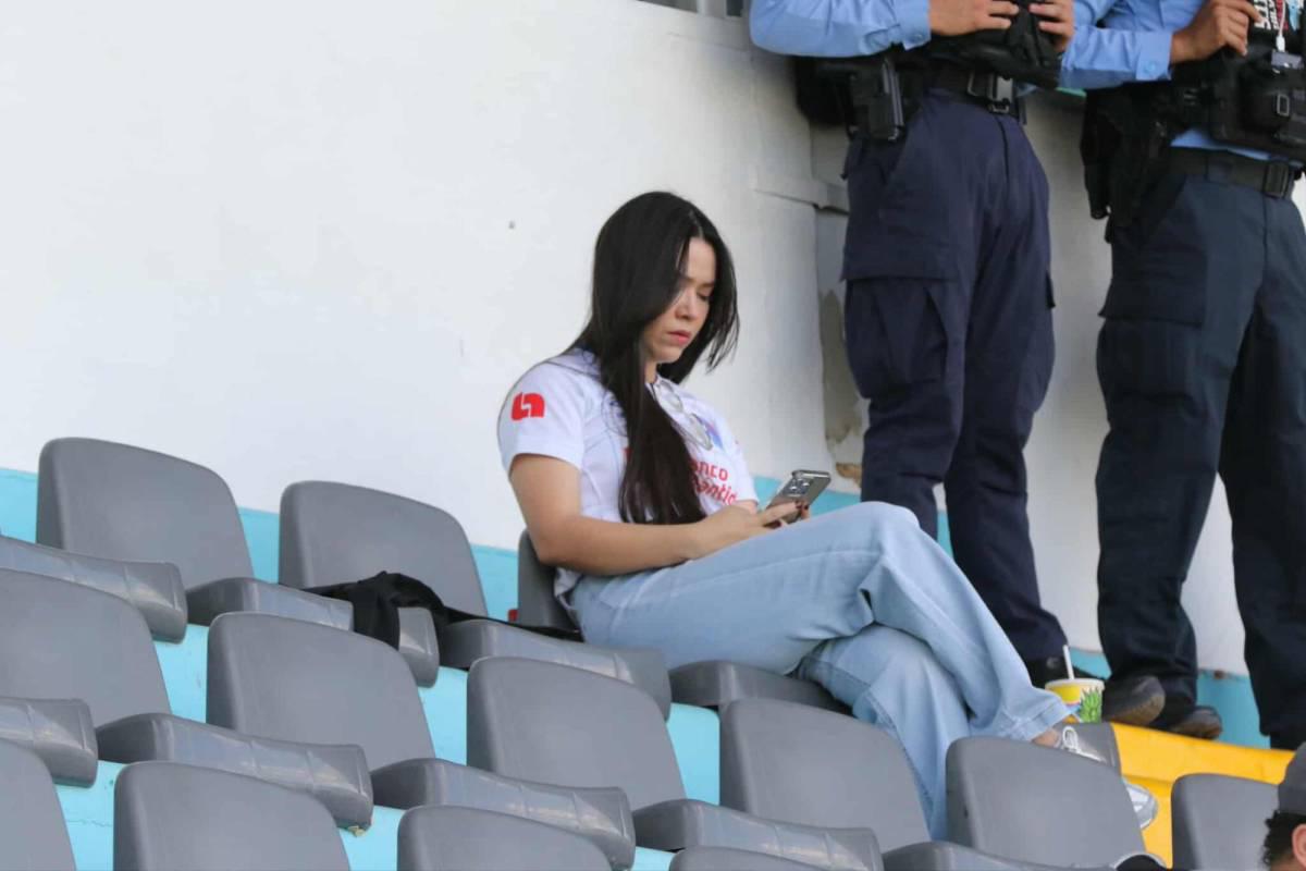 ¡De película! Las bellas damas se roban el show previo al clásico entre Olimpia y Motagua ¡De película! Las bellas damas se roban el show previo al clásico entre Olimpia y Motagua
