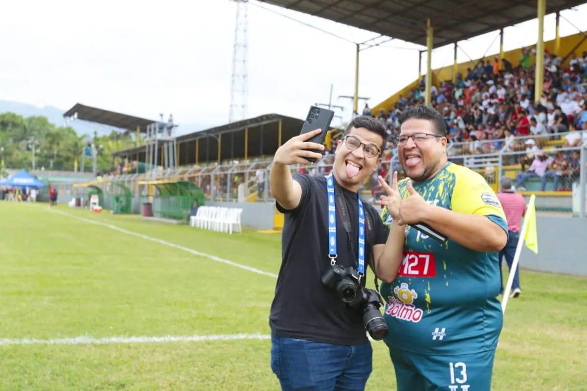 Su padre ha sido la persona que más le ha apoyado en la aventura periodística.