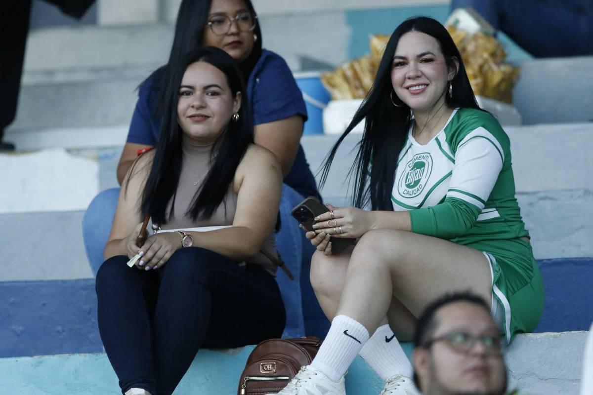 Bellas chicas del Olimpia llenan el Morazán para clásico ante el Real España