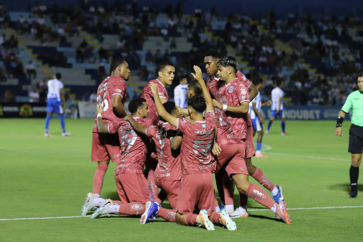 En fotos: Pelinegra deslumbra, La Ceiba se viste de gala y el show de Motagua ante Victoria