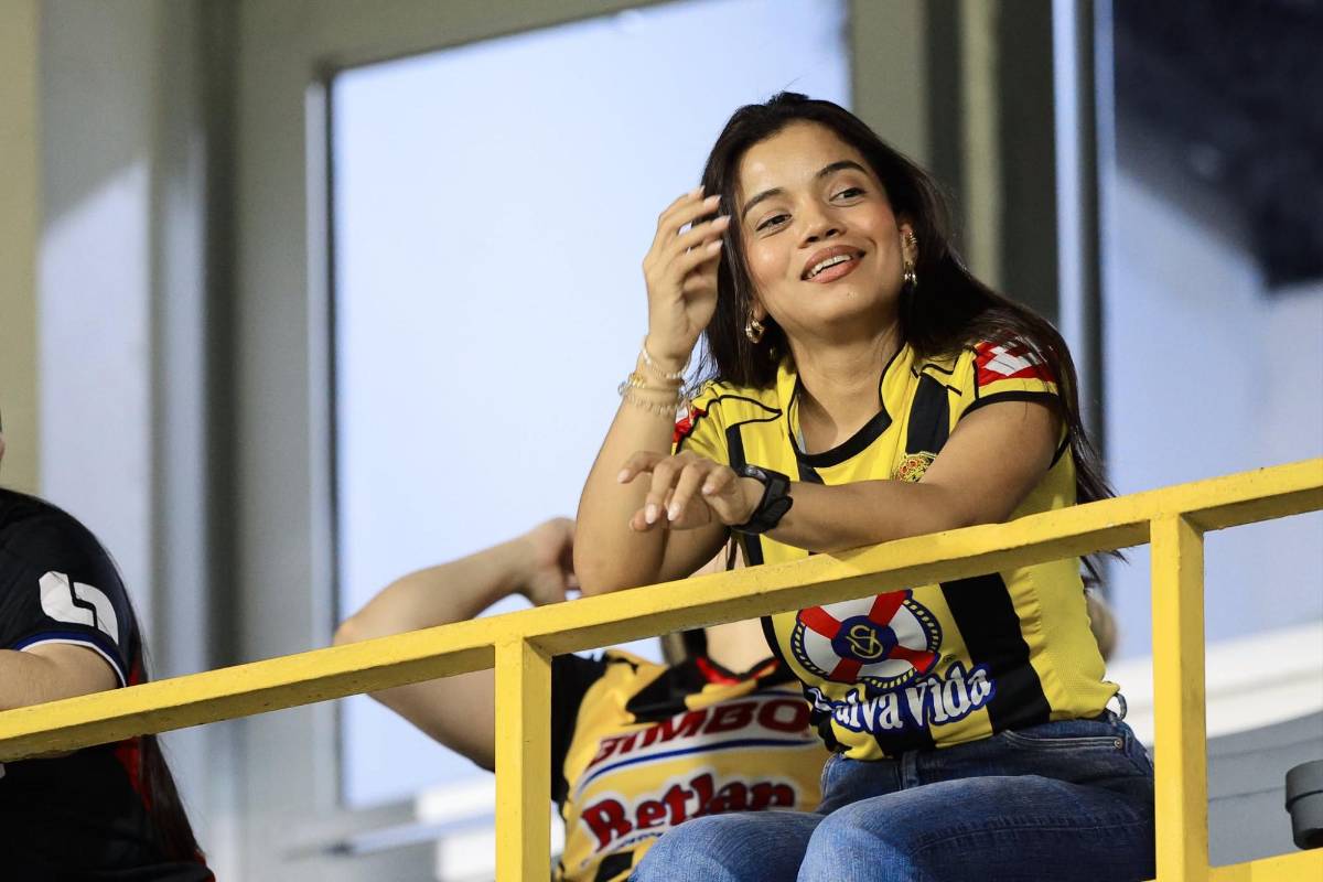 Las bellas chicas que engalanaron triangular entre Real España y Olimpia