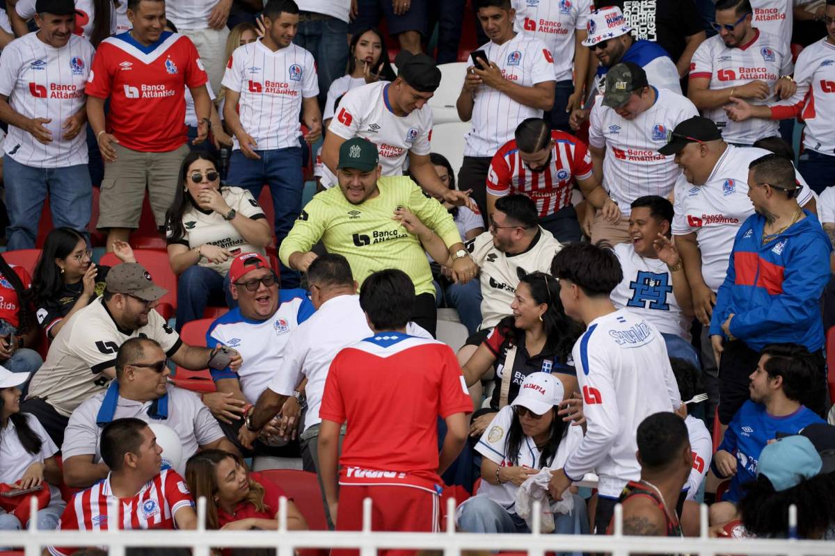 Recibimiento hostil, jugadores llegan de civil y fiesta olimpista previo a final ante Real España