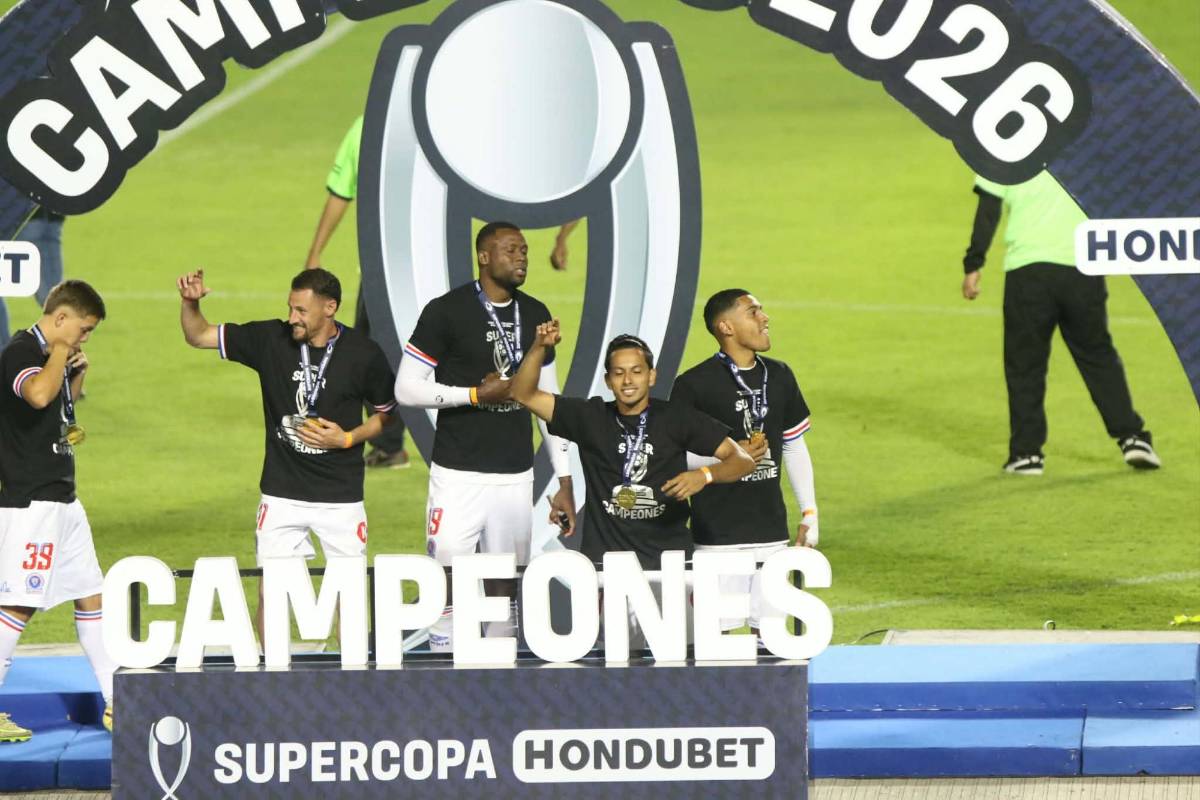 Premio al Olimpia por haber ganado al Supercopa de Honduras a Motagua