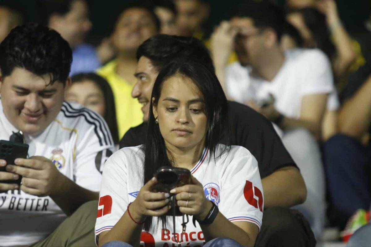 Bellas chicas del Olimpia llenan el Morazán para clásico ante el Real España