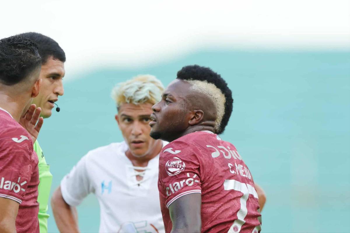 Linda chica se roba el show, jugador con look exótico y tristeza de Platense tras caer ante Motagua