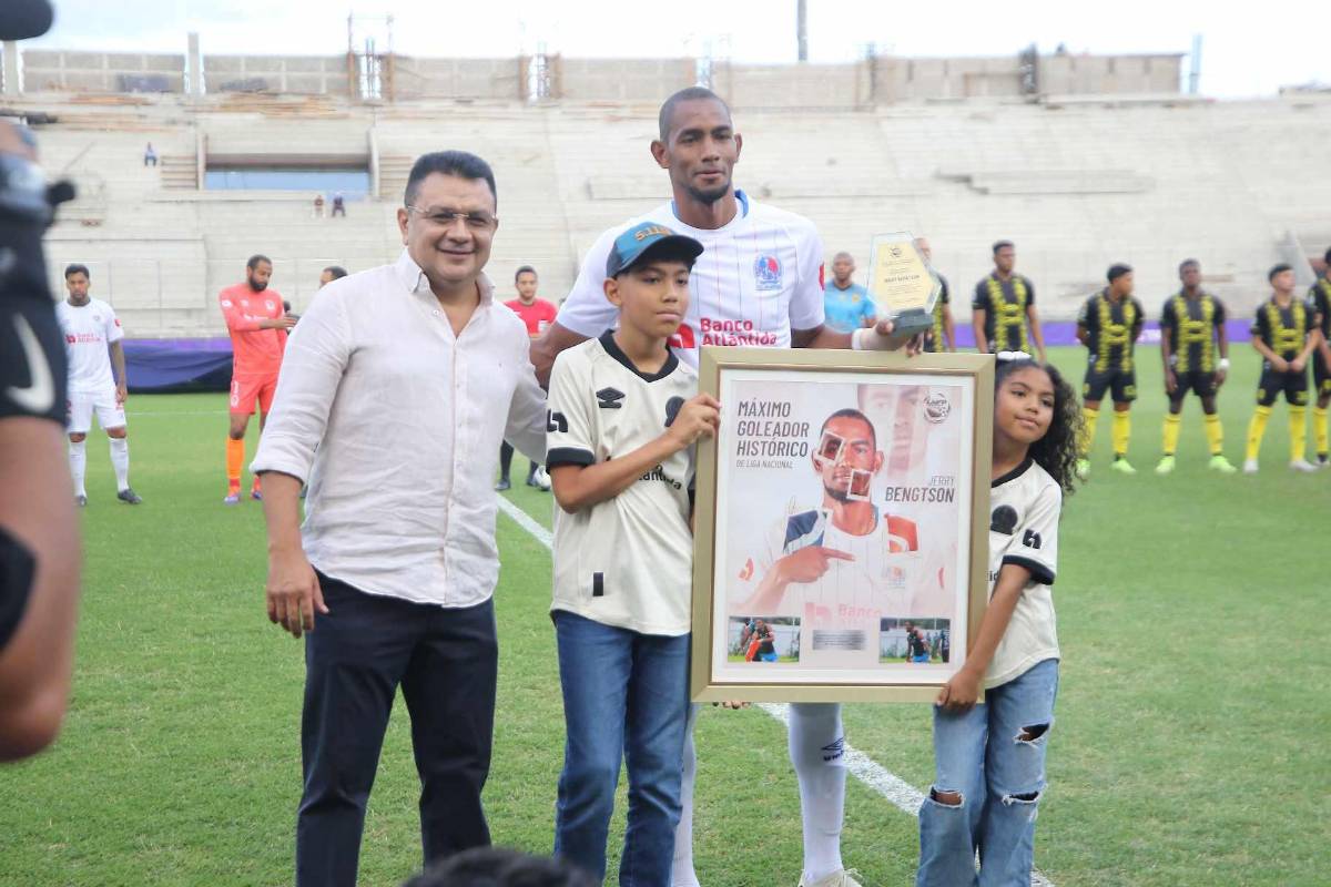 Furor por Quioto, gesto de Edwin Rodríguez con Ever Alvarado y el reconocimiento a Bengtson