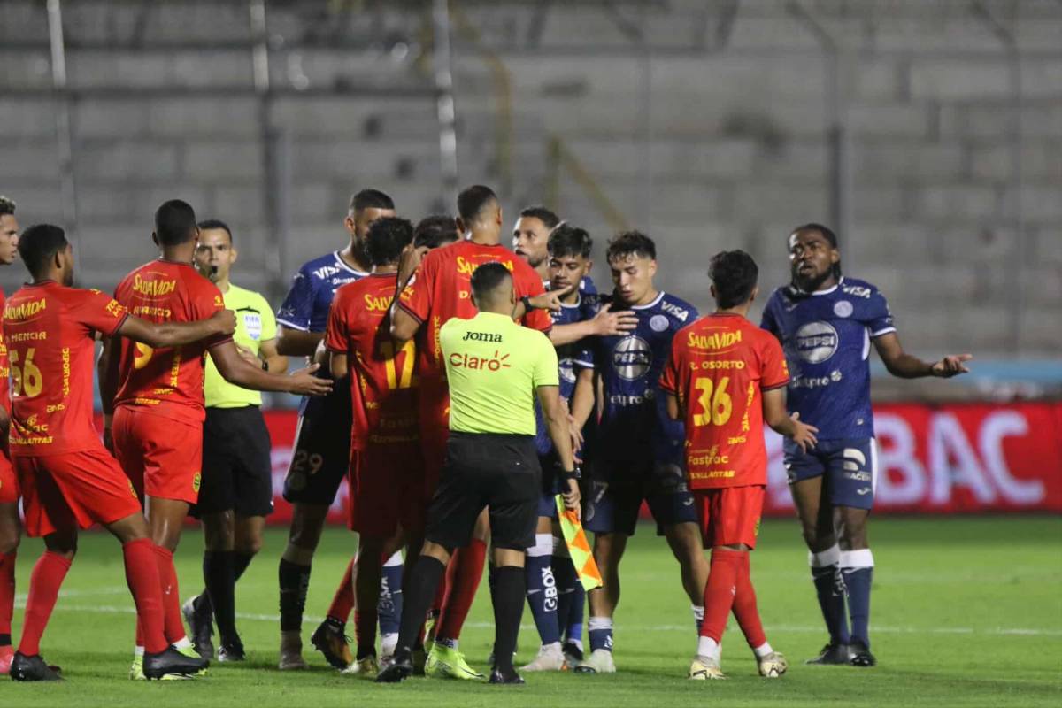 Esposa de exfutbolista cautiva, pelea entre jugadores y la humillación a Motagua ante Real España