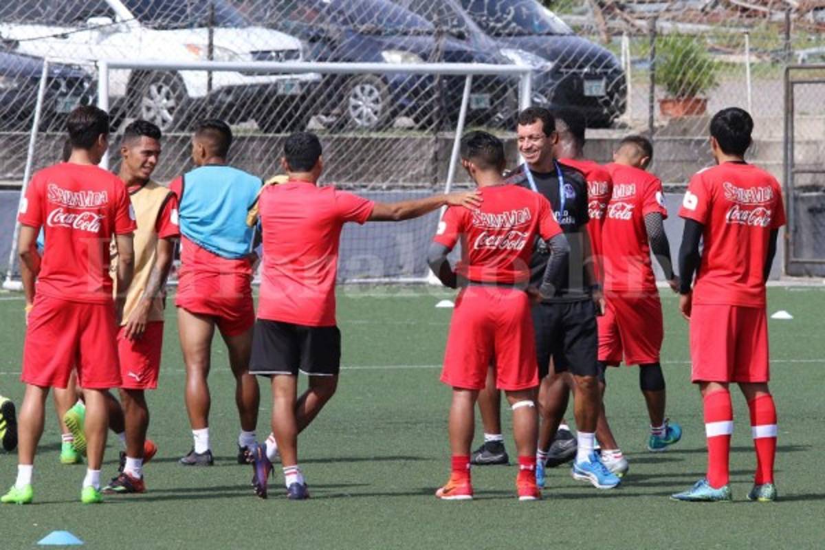 Roger Rojas a la Ultra Fiel: 'Les he dicho que la rayaron, no me importa si se enojan'