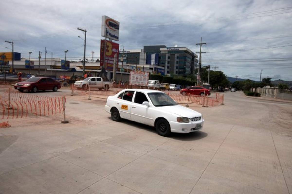 Habilitan el paso por rotonda sobre el túnel del bulevar Centroamérica de Tegucigalpa