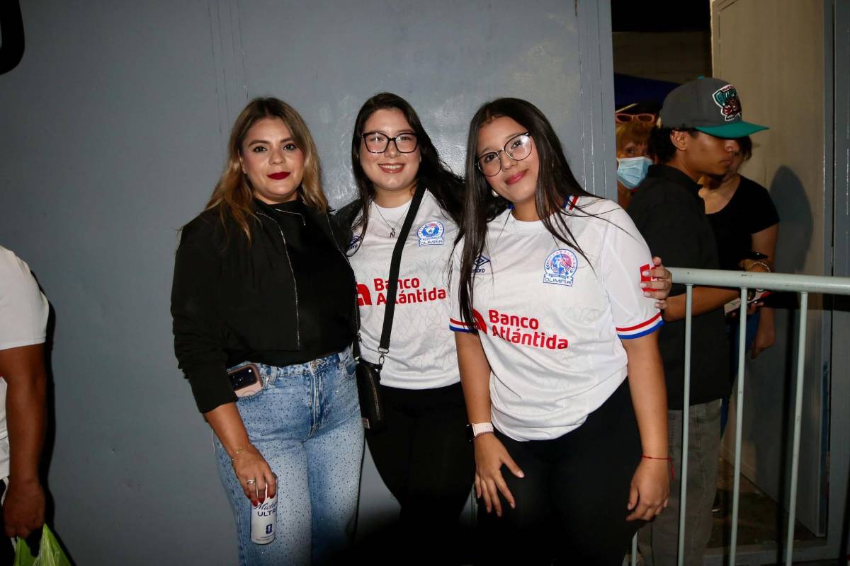 Lindas chicas, show de La Ultra Fiel y ambientazo previo al Olimpia-Firpo en Copa Centroamericana